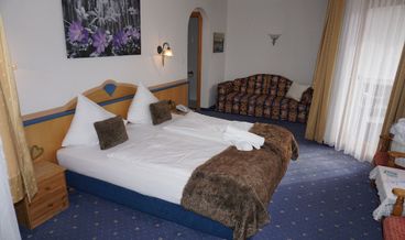 Bild von Standard Double Room, Balcony-1 King Bed Free WiFi Free self parking Free breakfast