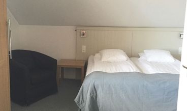 Bild von Family Triple Room-1 Queen Bed and 1 Twin Sofa Bed Non Refundable Free WiFi Breakfast for 1 Free breakfast Free parking