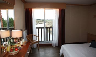 Bild von Suite (Left Shore Building)-1 Double Bed and 1 Double Sofa Bed Non Refundable Free self parking
