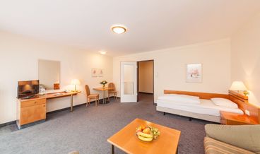 Bild von Double Room with Kitchenette-1 Double Bed and 1 Double Sofa Bed Free WiFi
