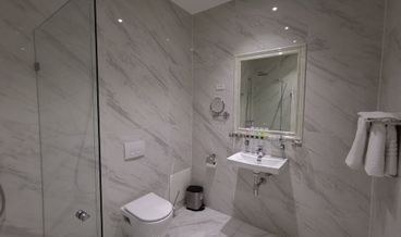 Bild von Luxury Double Room-1 King Bed Non Refundable Free WiFi Free self parking