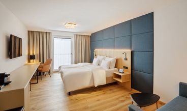 Bild von Deluxe Double Room, Balcony-1 King Bed Free WiFi Breakfast buffet