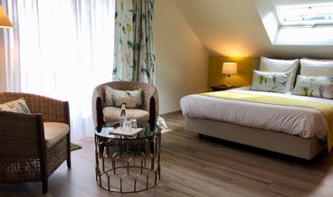 Bild von Deluxe Double Room (Mirabelle)-1 Queen Bed Full Breakfast Free WiFi Free self parking