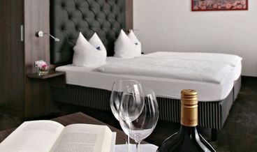 Bild von Comfort Double Room, 1 Queen Bed-1 Queen Bed Non Refundable Full Breakfast Free WiFi Free self parking