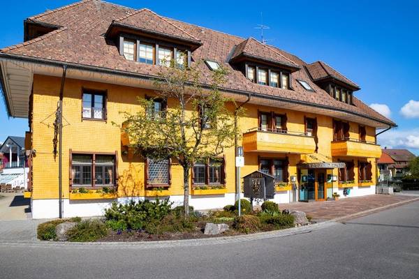 Bio- & Wellnesshotel Alpenblick - Standard Doppelzimmer mit Balkon - FRONT