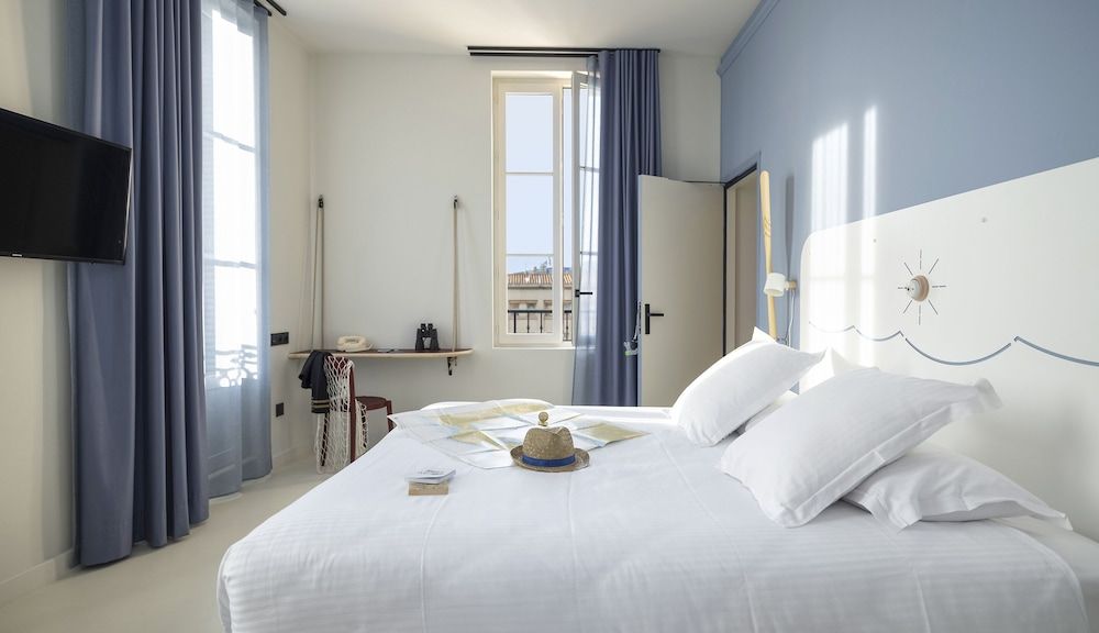 Bild von Chambre Pont Superieur avec accès rooftop et bassin