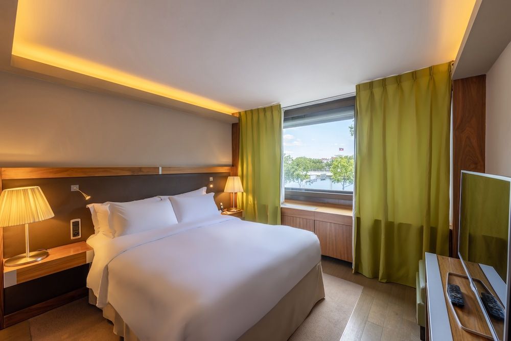 Bild von Junior-Suite, 1 Doppelbett, Flussblick