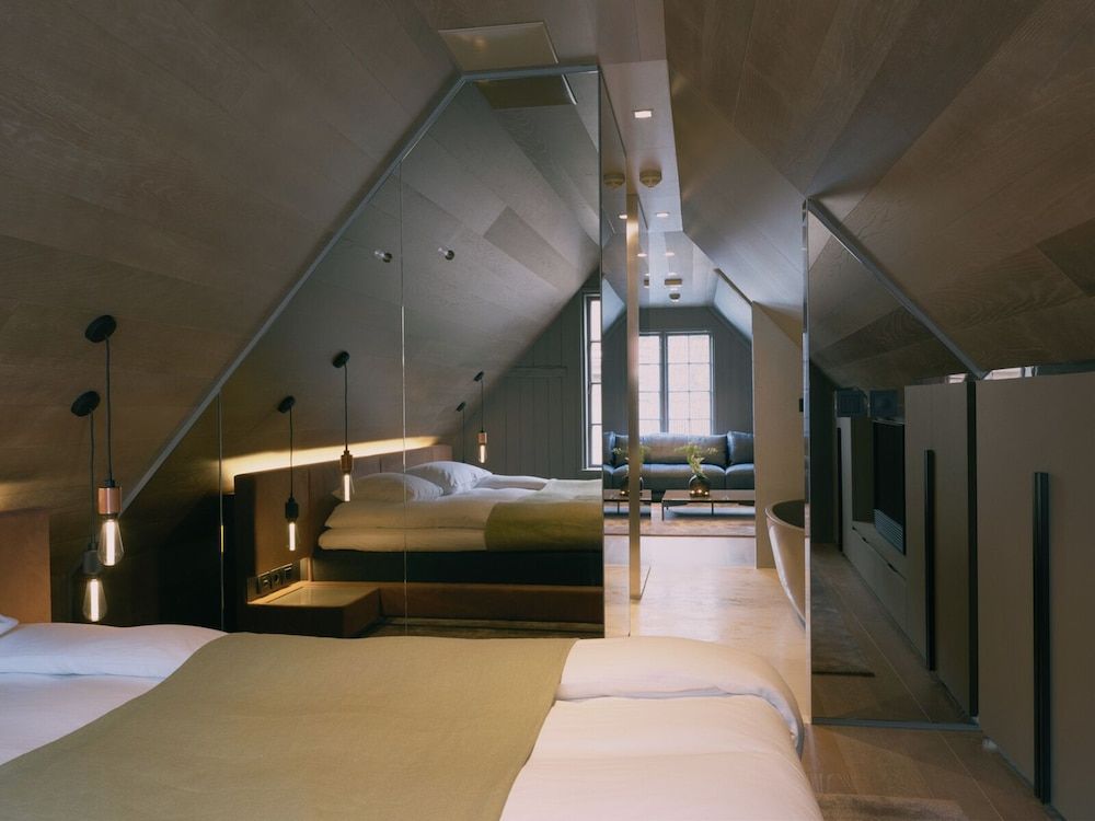 Bild von Superior-Suite, Badewanne, zum Garten hin