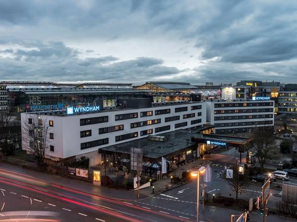 Wyndham Stuttgart Airport Messe - Hotdeal Doppelzimmer - FRONT