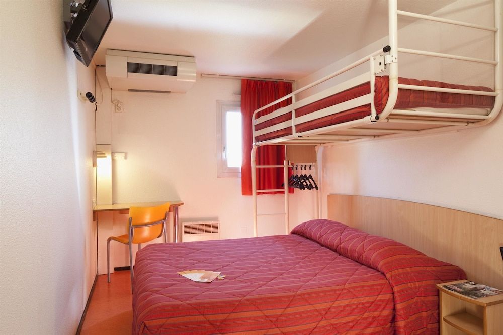 Bild von Standardzimmer, Mehrere Betten (1 Double and 1 Single bed)