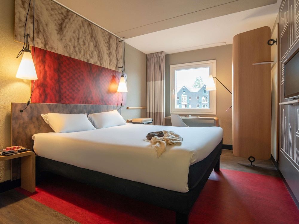 Bild von Zimmer, 1 Doppelbett, Kanalblick