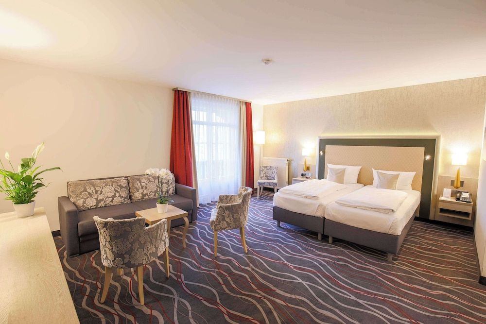 Bild von Junior-Suite, 1 Doppelbett (Converts to 2 Twin Beds;with Sofabed)