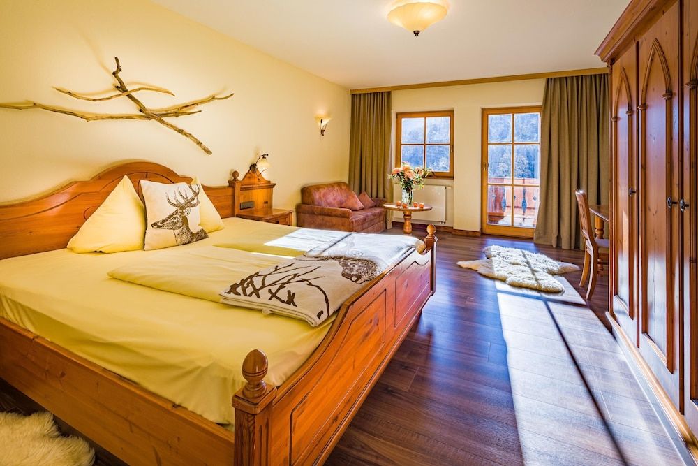 Bild von Superior-Zimmer, 1 King-Bett, Balkon, Bergblick (with Sofabed)