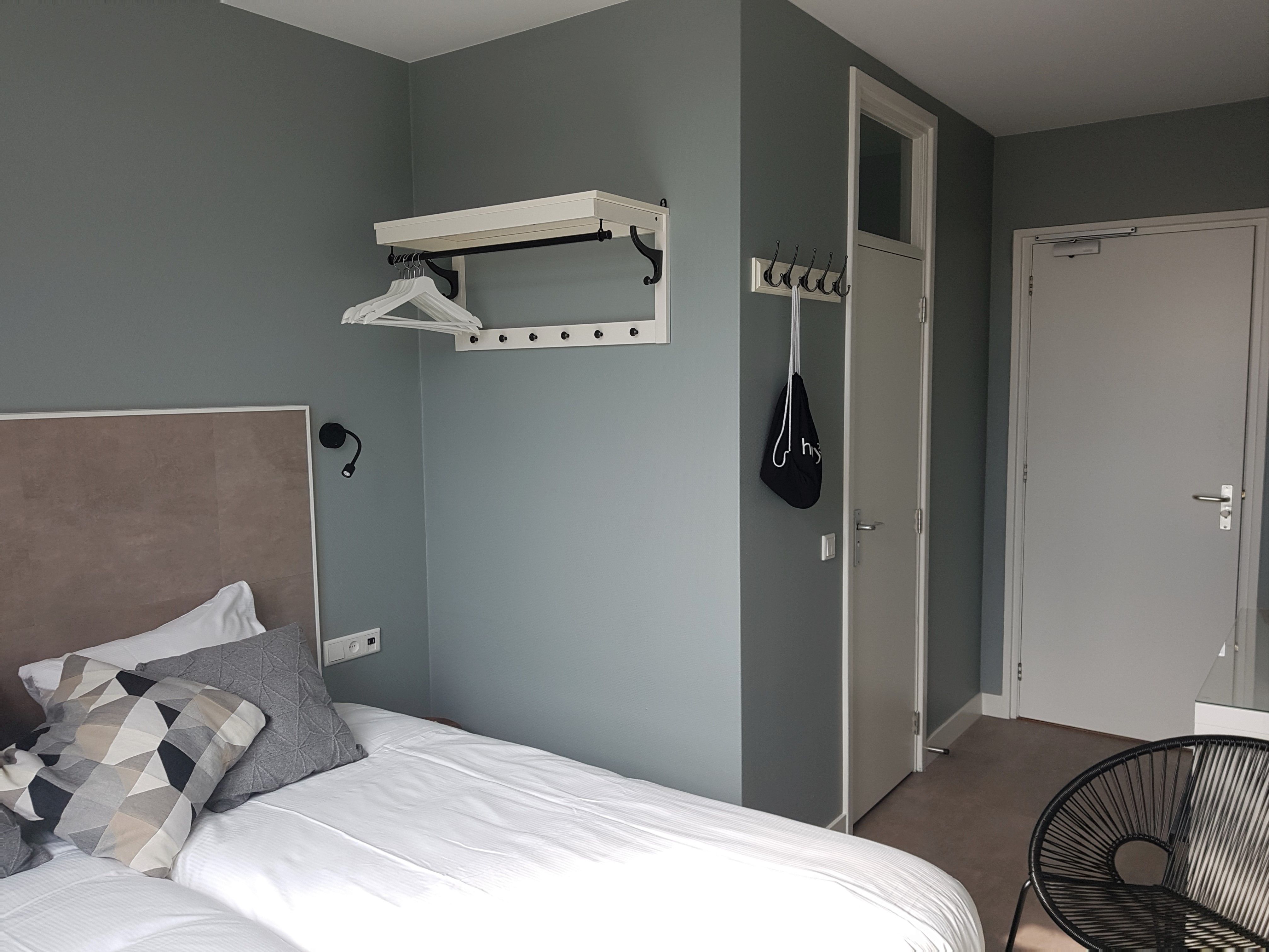 Bild von Kleines Zweibettzimmer mit Balkon