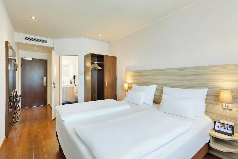 Bild von Zimmer, 1 King-Bett, Stadtblick