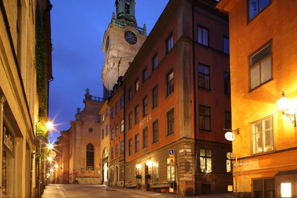 Lady Hamilton Hotel - Romantic Escape Special - FRONT