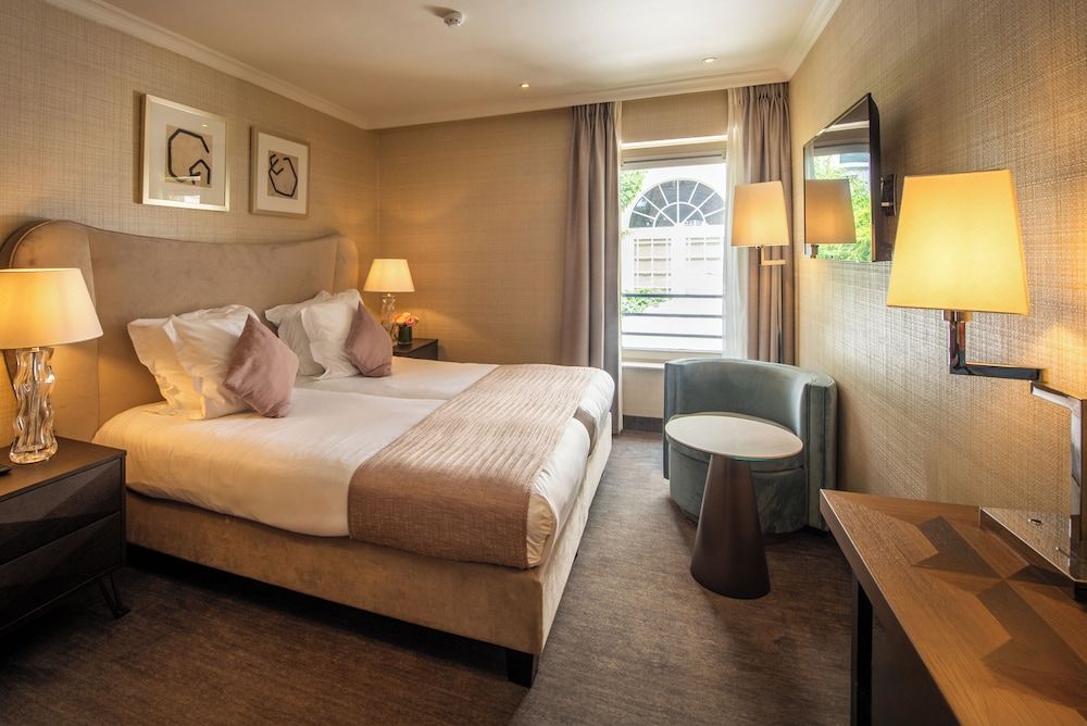 Bild von Comfort-Doppel- oder -Zweibettzimmer, Blick auf den Innenhof
