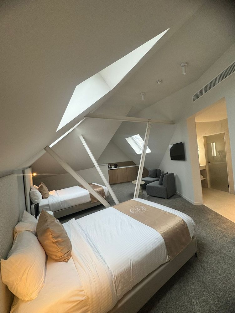 Bild von Attic Twin