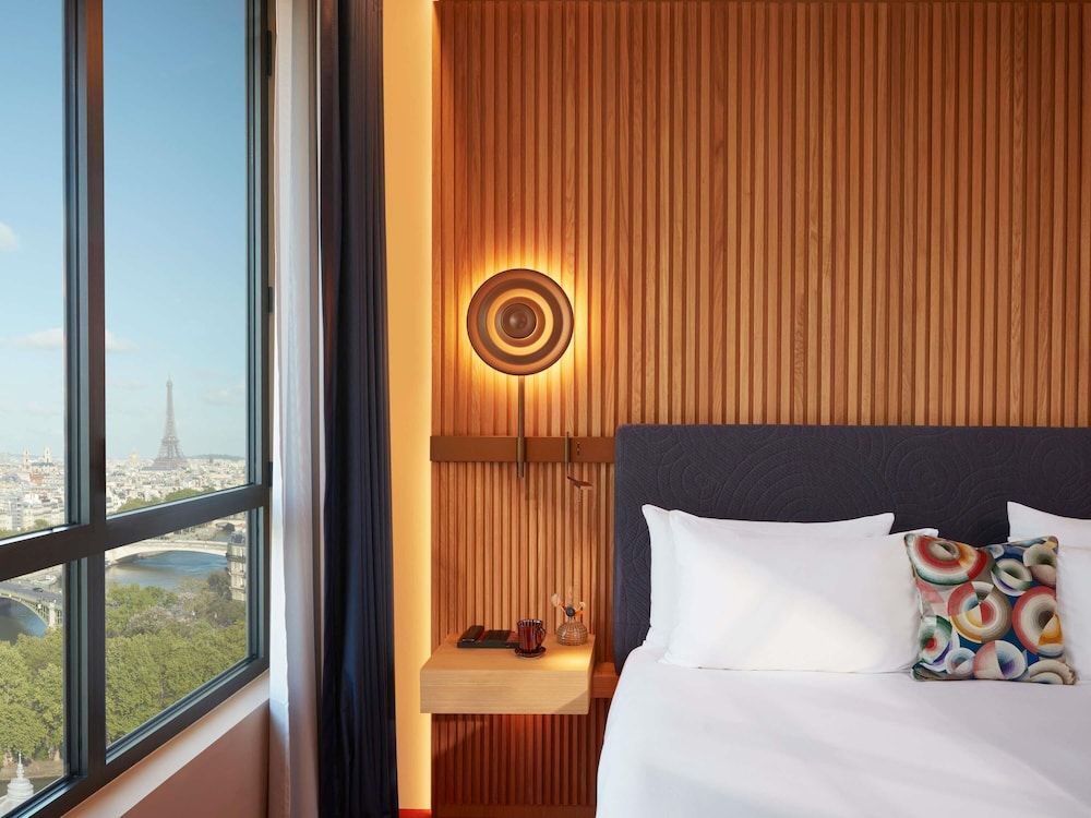 Bild von Zimmer, Turm (Eiffel tower view)