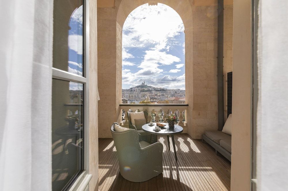 Bild von Classic-Zimmer, 1 King-Bett, Terrasse, Hafenblick