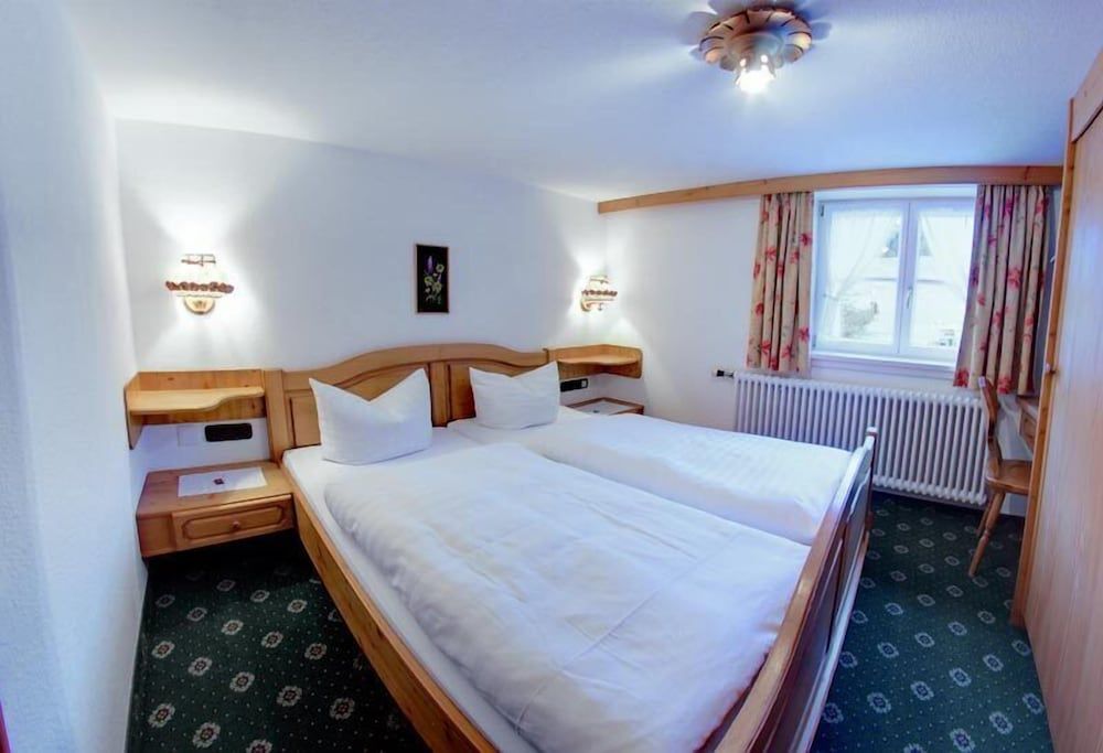 Bild von Basic-Zweibettzimmer, 1 Doppelbett, Nichtraucher (kleines Nest)