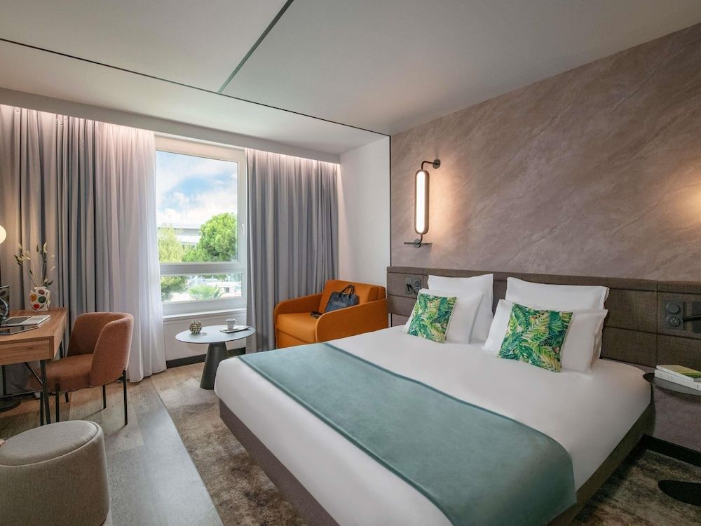 Bild von Executive-Zimmer, 1 King-Bett und Schlafsofa, Gartenblick