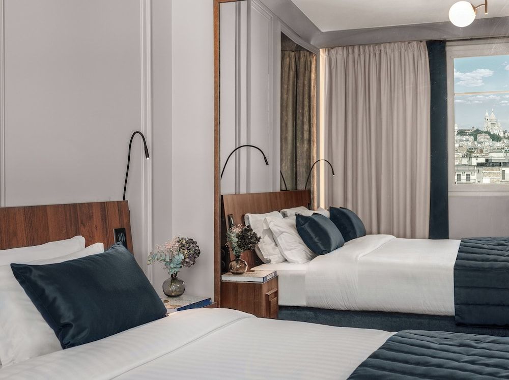 Bild von Alcove Room with One Queen Bed