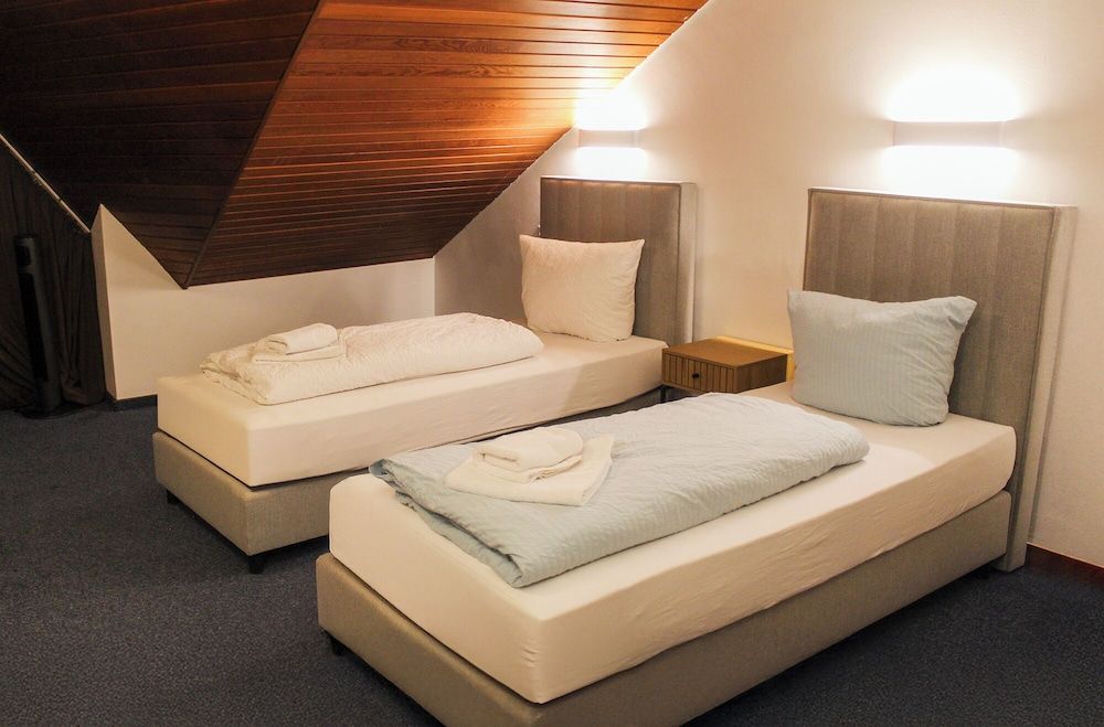 Bild von Dreibettzimmer, 1 Doppelbett und Schlafsofa