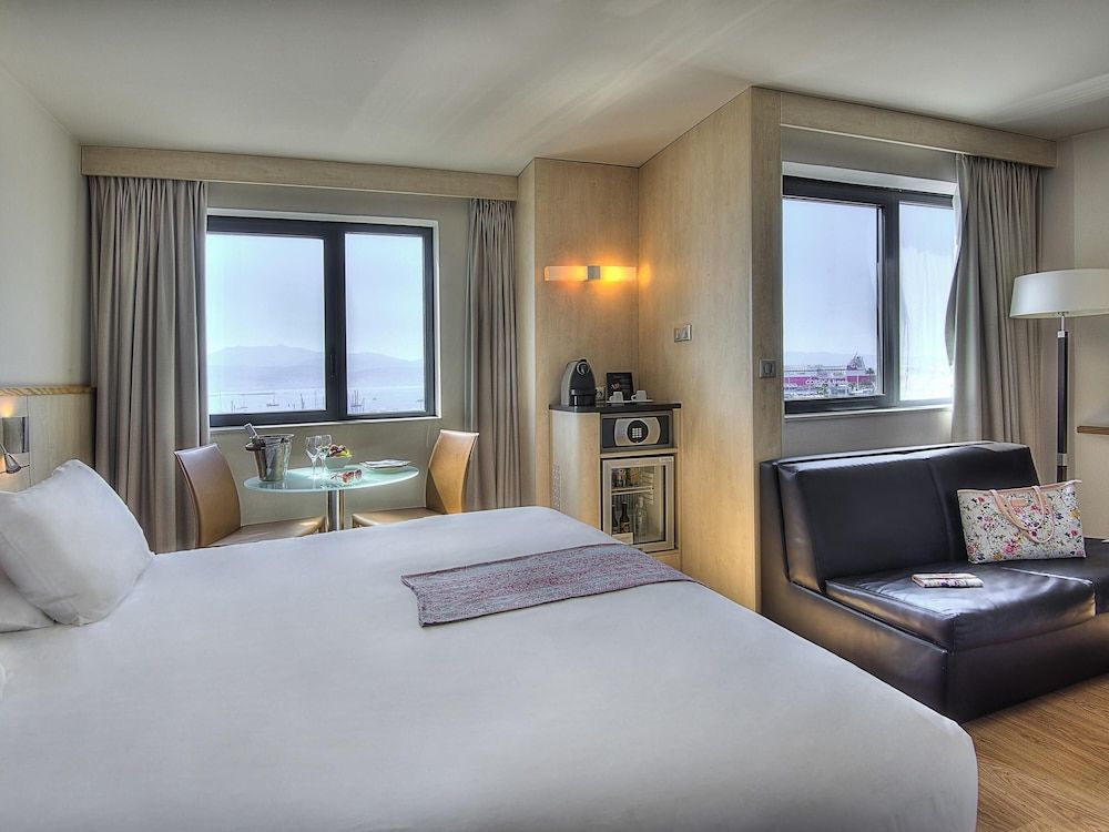 Bild von Privilege, Zimmer, 1 Doppelbett und Schlafsofa, Hafenblick