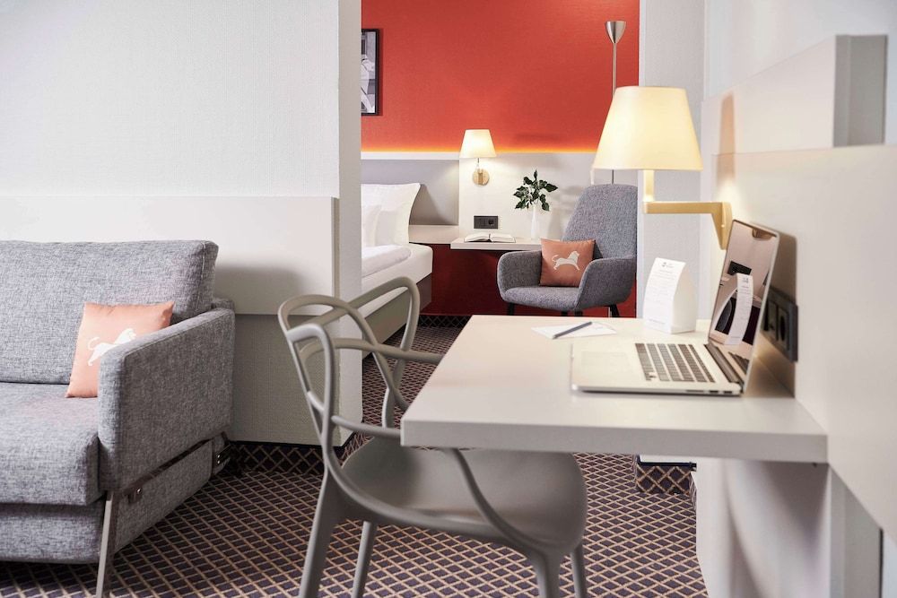 Bild von Standard-Studio, 1 Doppelbett und Schlafsofa, zum Innenhof hin