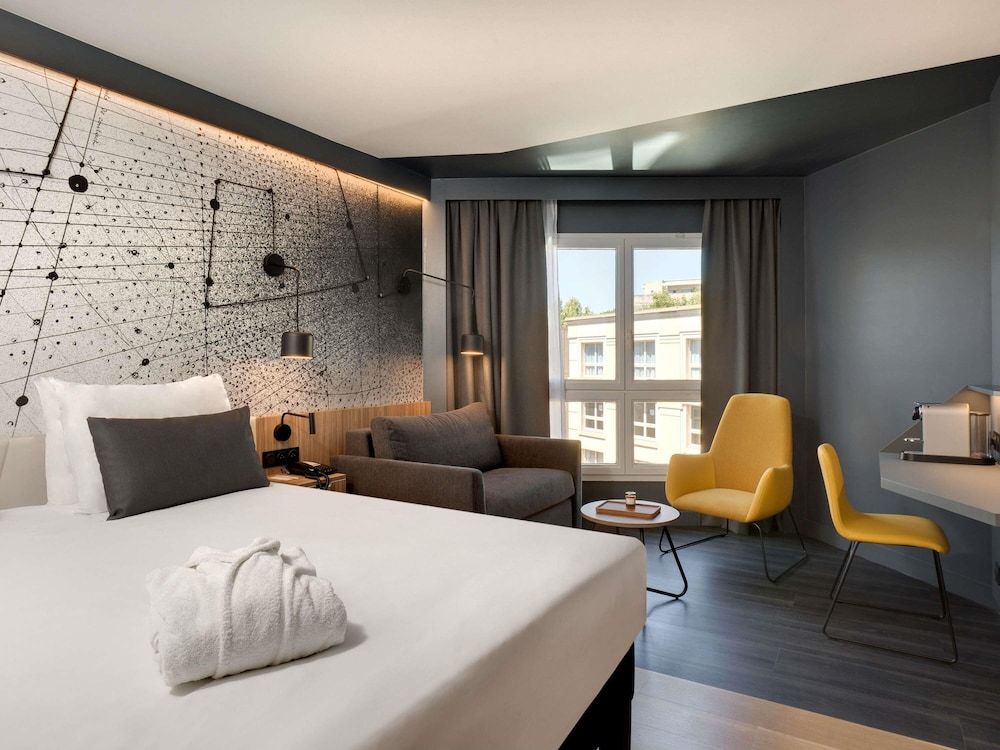 Bild von Privilege, Zimmer, 1 Doppelbett und Schlafsofa