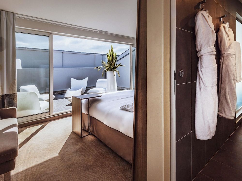 Bild von Executive suite, 1 large bed and 1 sofa bed for children only, terrace