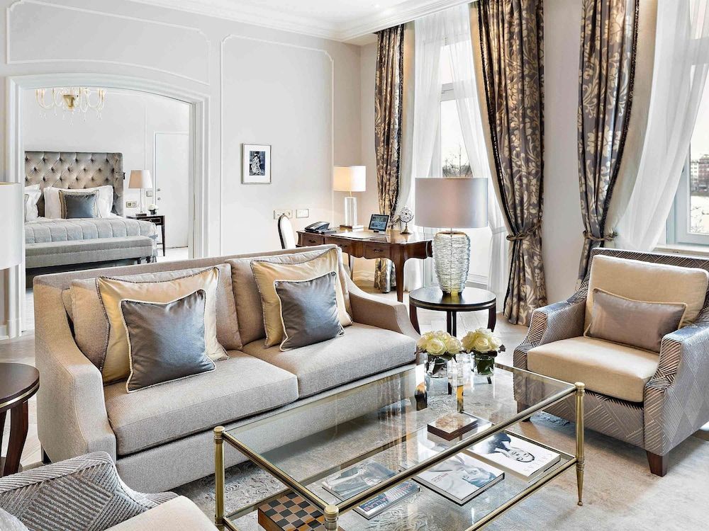 Bild von Suite, 1 Schlafzimmer, Seeblick (Celebrity King. Separate Living Room)