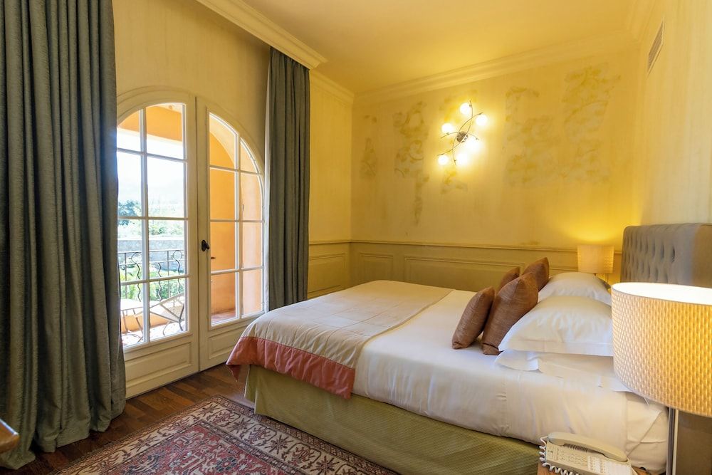 Bild von Classic-Doppelzimmer, 1 Doppelbett, Bergblick, zum Garten hin