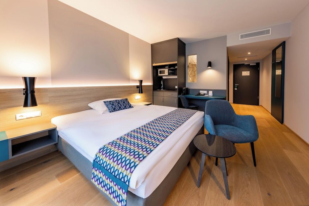 Bild von Comfort-Zimmer, 1 Queen-Bett, Kochnische, Annex