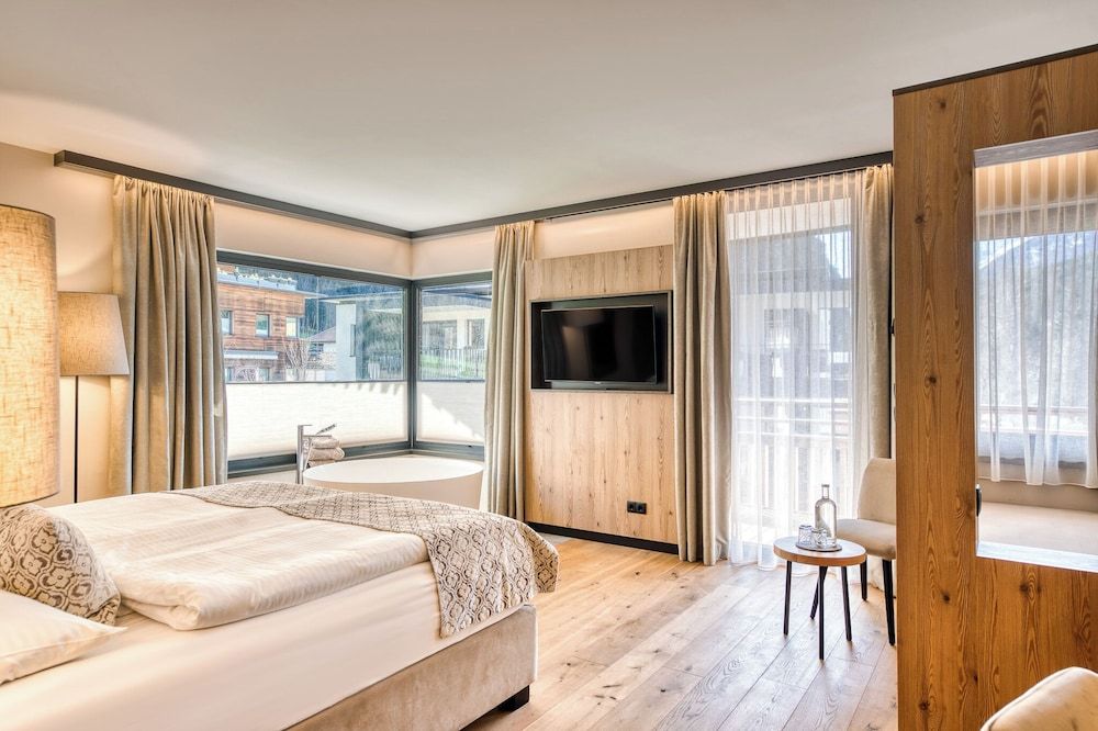 Bild von Superior Panorama Suite mit Badewanne